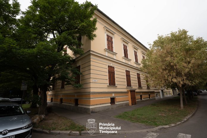 casa.treboniu.laurian