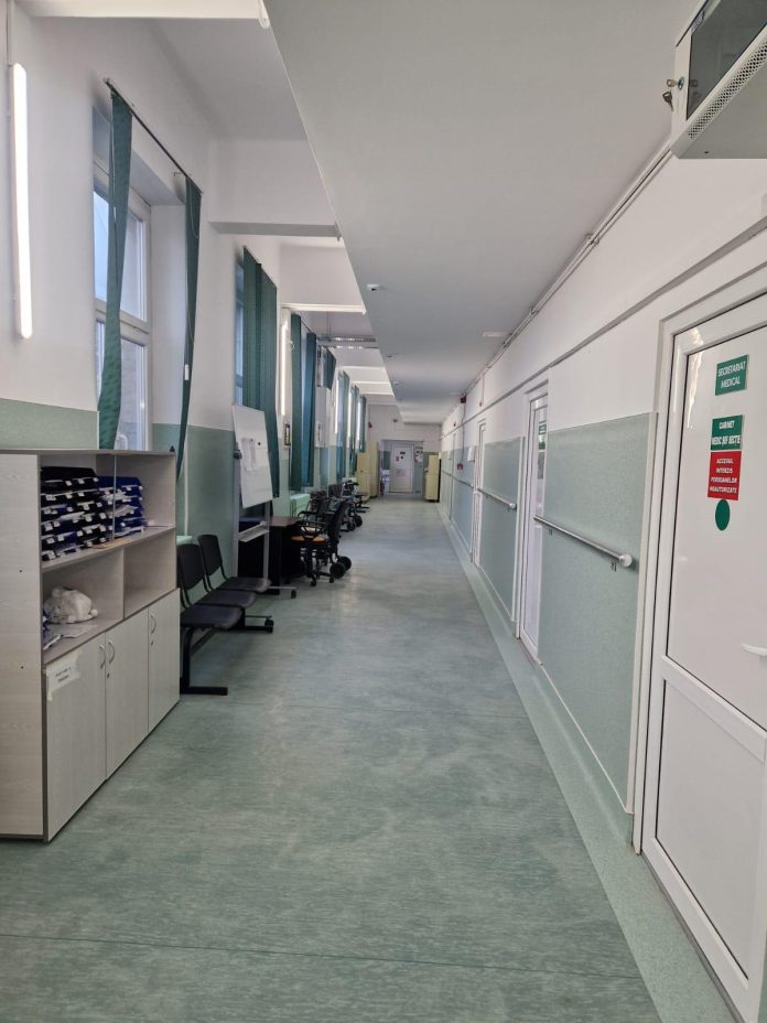 poza.hol.spitalul.municipal.clinicile.noi