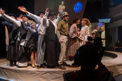 teatru.maghiar.familia.tot