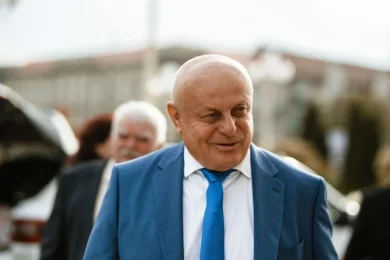 Liviu-stefan Tomulea primar