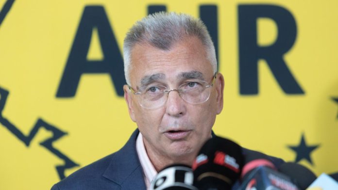 peiu-spune-ca-aur-ii-da-o-lectie-lui-grindeanu-nu-poti-sa-excluzi-aur-de-la-guvernare-si-sa-ceri-la-adapostul-intunericului-voturi-1084622